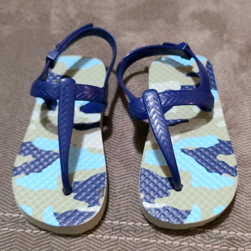 Little boy sandal size 5,6